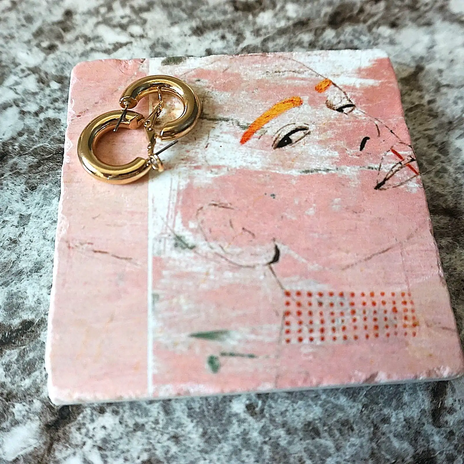 Thumbnail: GOLD EYEBROWS MAMI STONE MARBLE COASTER